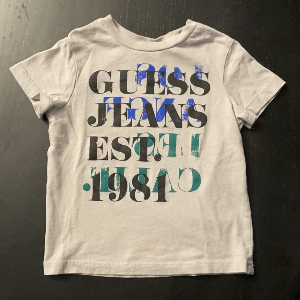 Guess t shirt size 2T